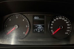 Valkoinen Volkswagen Transporter 2019 kuva 19.