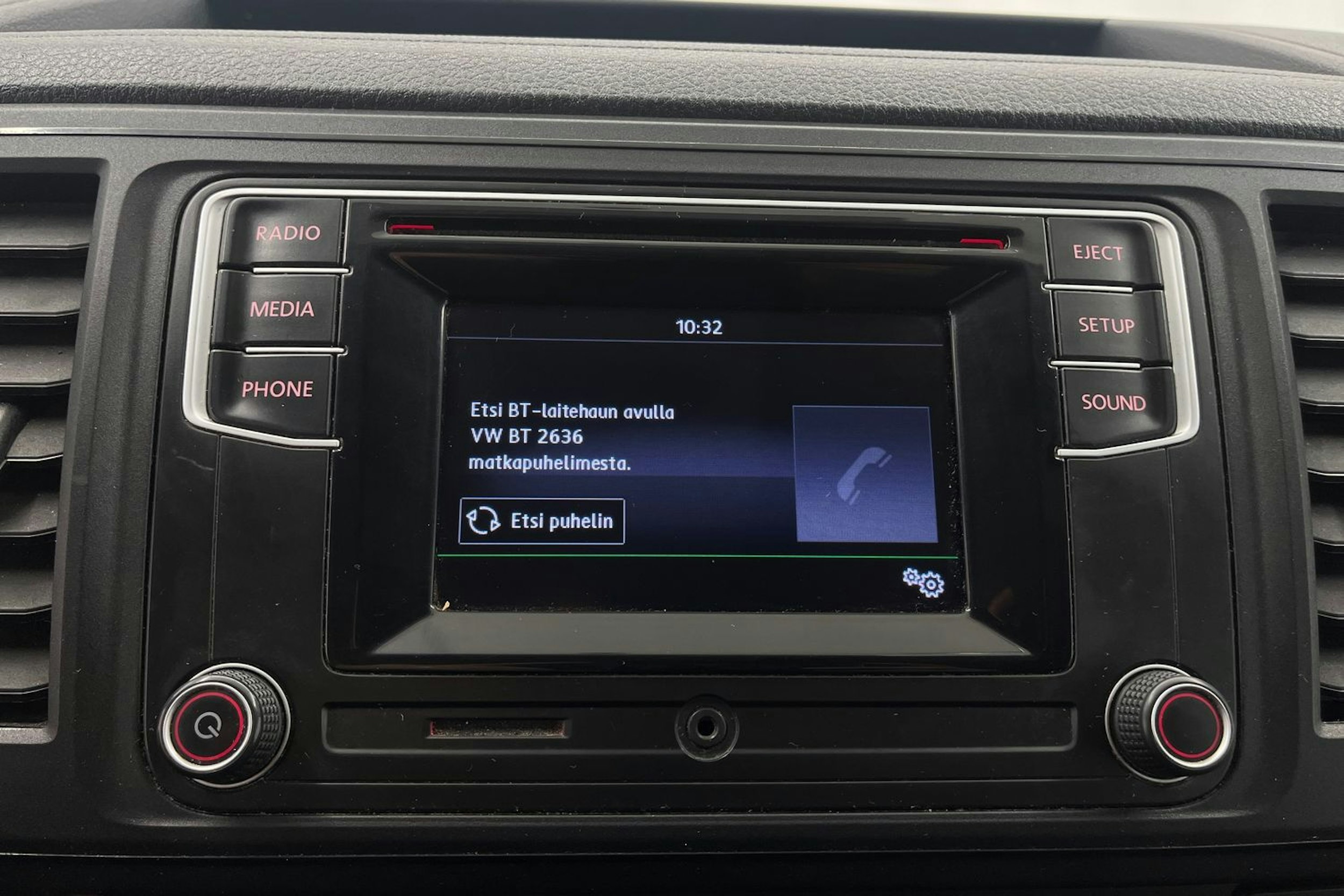 Valkoinen Volkswagen Transporter 2019 kuva 24.