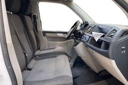 valkoinen Volkswagen Transporter 2019 kuva 10.