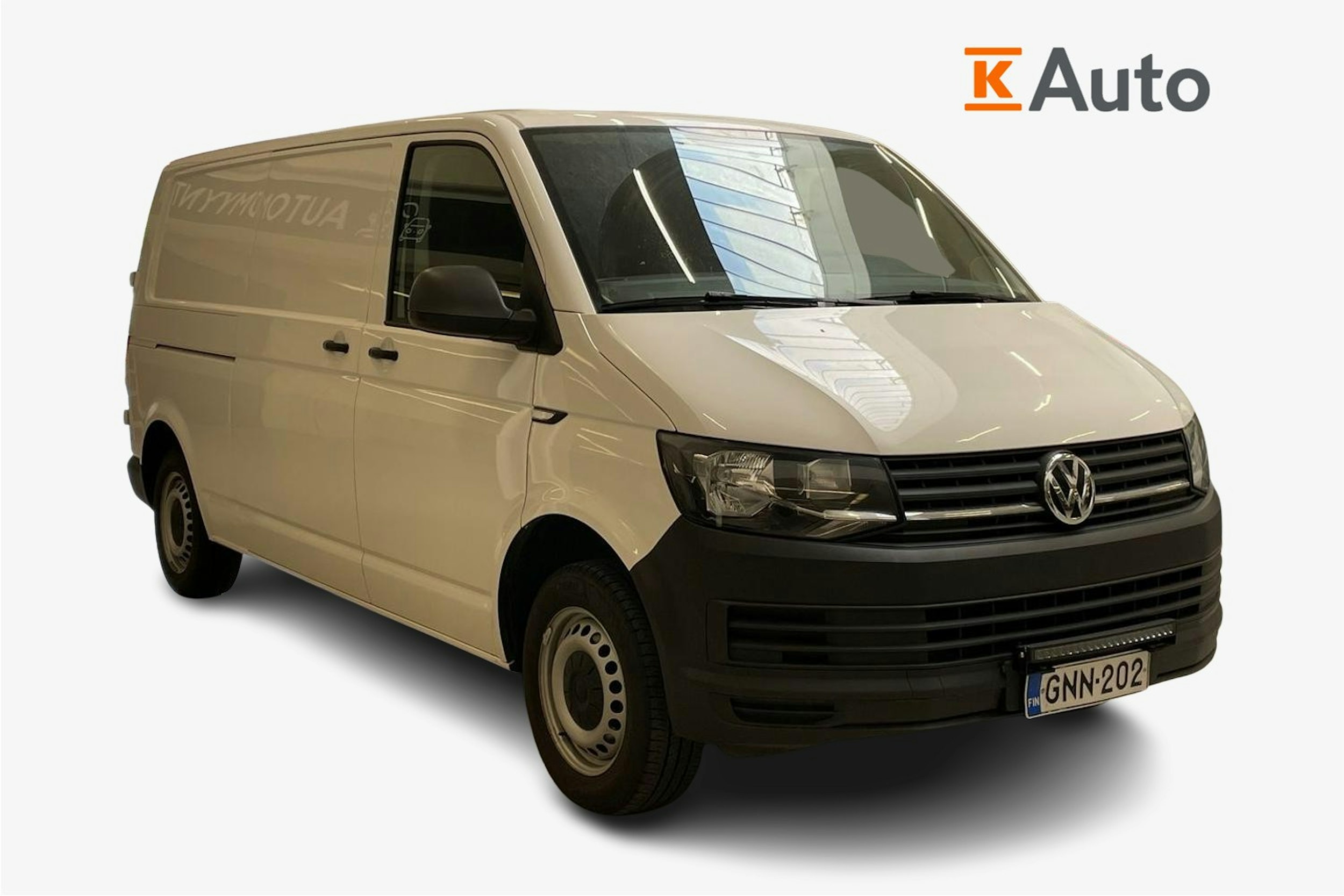valkoinen Volkswagen Transporter 2019 kuva 1.