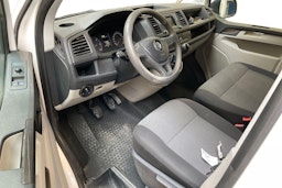 valkoinen Volkswagen Transporter 2019 kuva 3.
