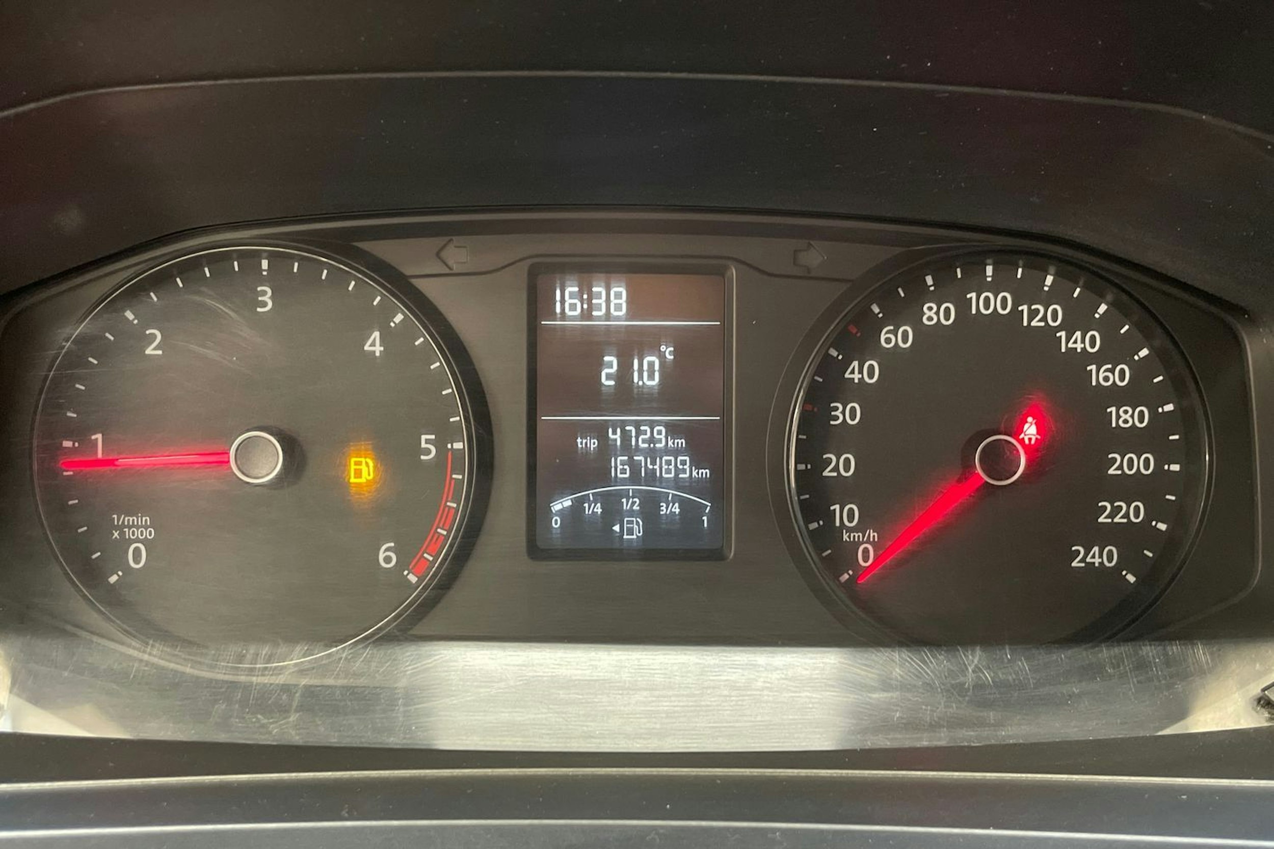valkoinen Volkswagen Transporter 2019 kuva 17.