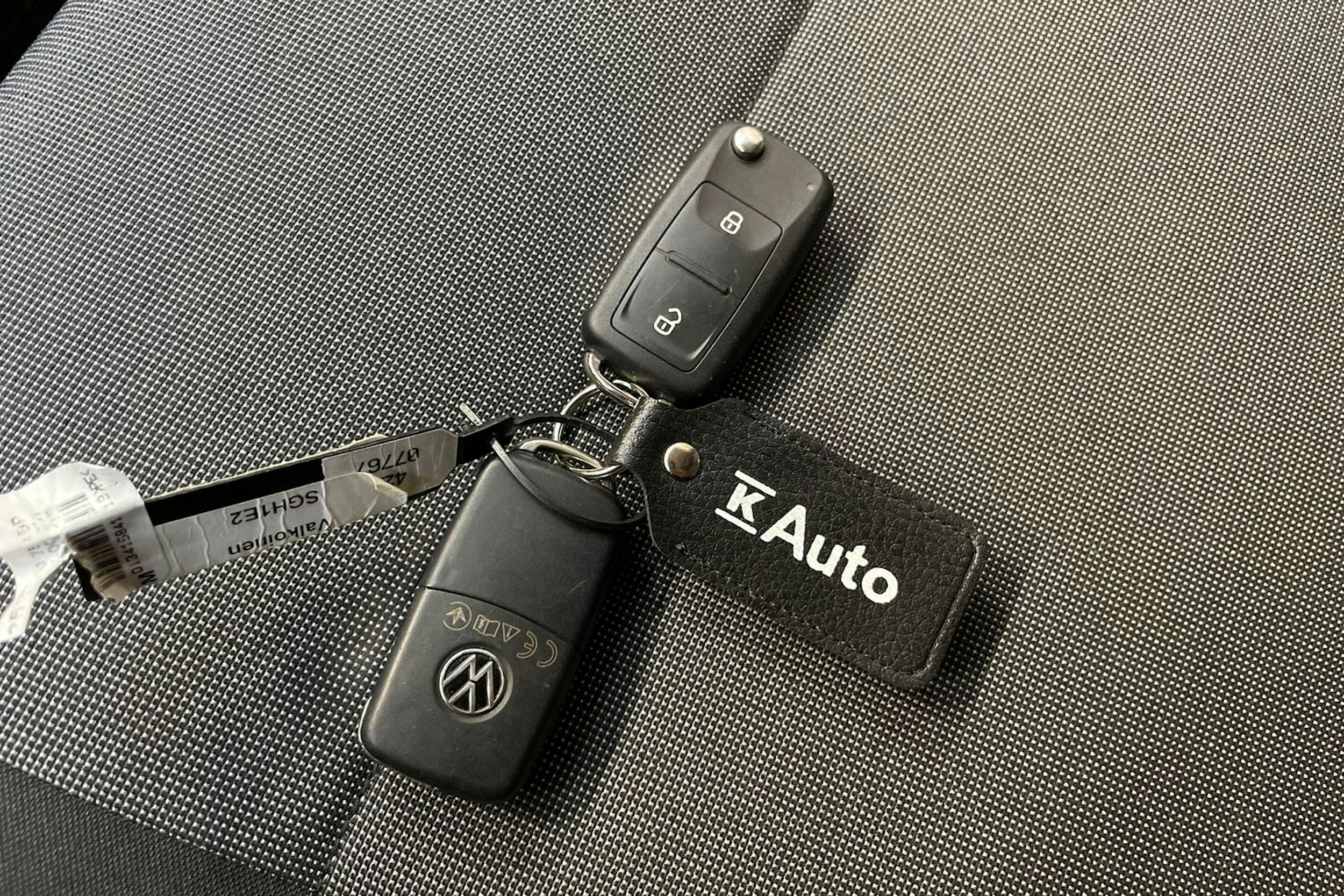 valkoinen Volkswagen Transporter 2019 kuva 27.