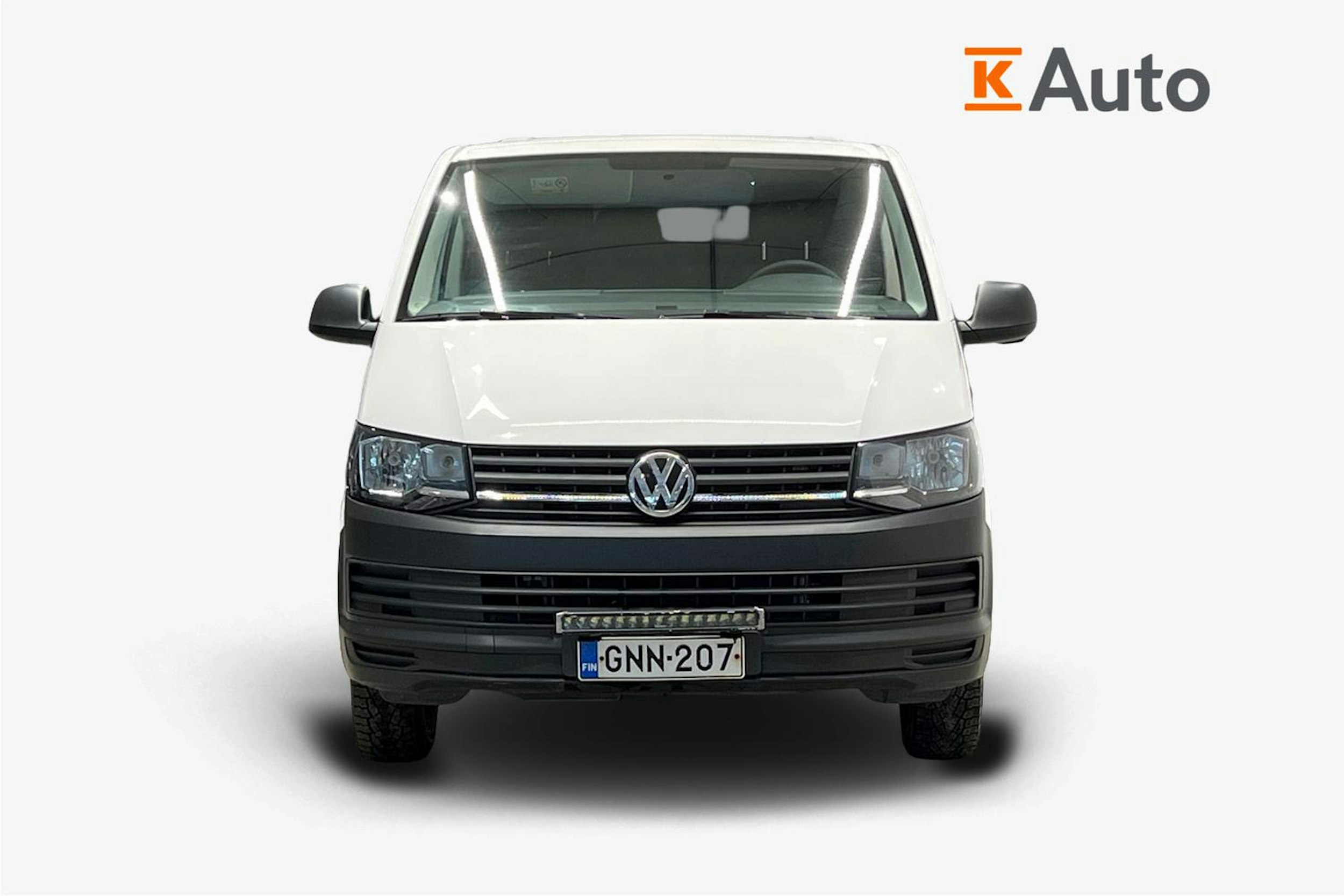 Valkoinen Volkswagen Transporter 2019 kuva 5.