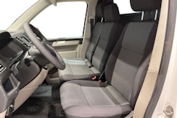 Valkoinen Volkswagen Transporter 2019 kuva 11.