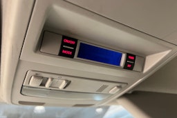 Valkoinen Volkswagen Transporter 2019 kuva 15.