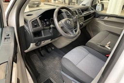valkoinen Volkswagen Transporter 2019 kuva 3.