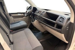 valkoinen Volkswagen Transporter 2019 kuva 10.