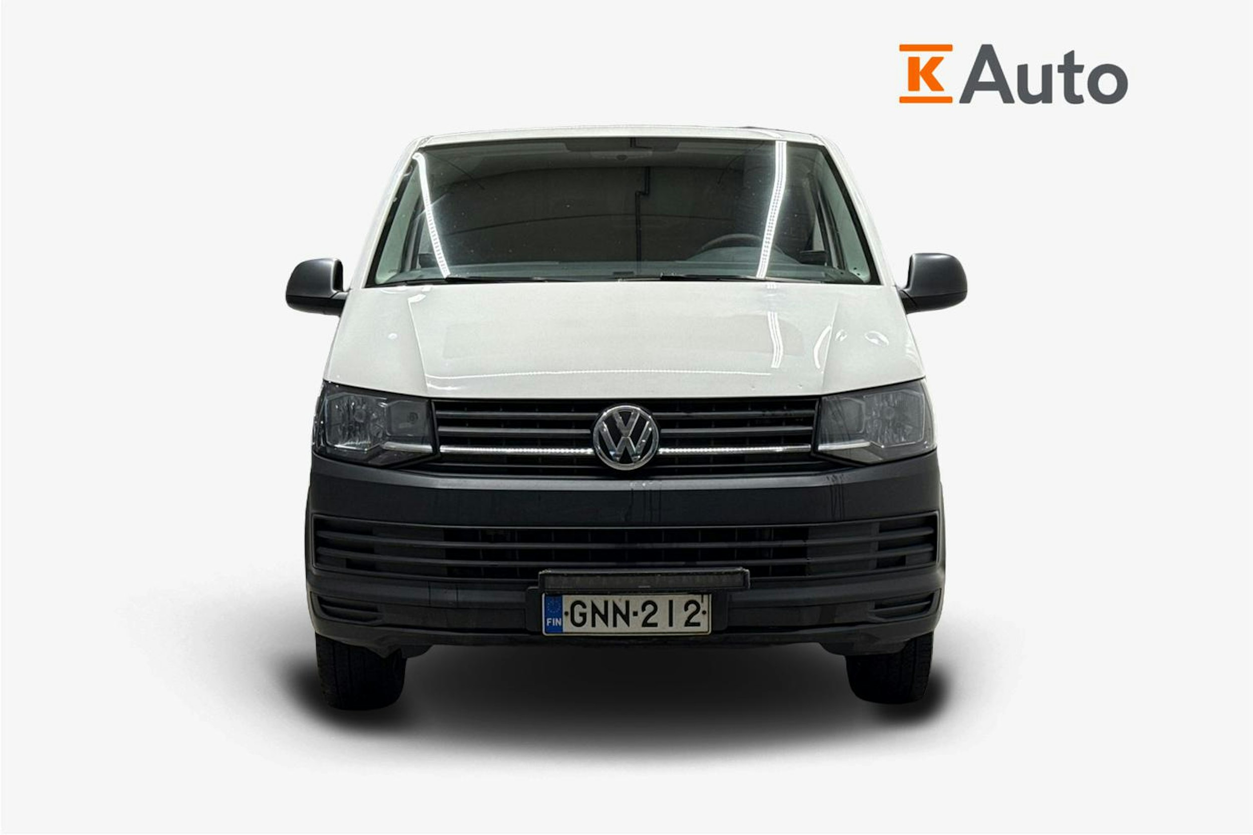 Valkoinen Volkswagen Transporter 2019 kuva 4.