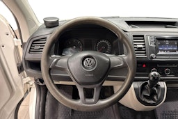 Valkoinen Volkswagen Transporter 2019 kuva 7.
