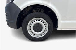 Valkoinen Volkswagen Transporter 2019 kuva 9.