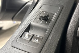 Valkoinen Volkswagen Transporter 2019 kuva 18.