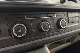 Valkoinen Volkswagen Transporter 2019 kuva 19.