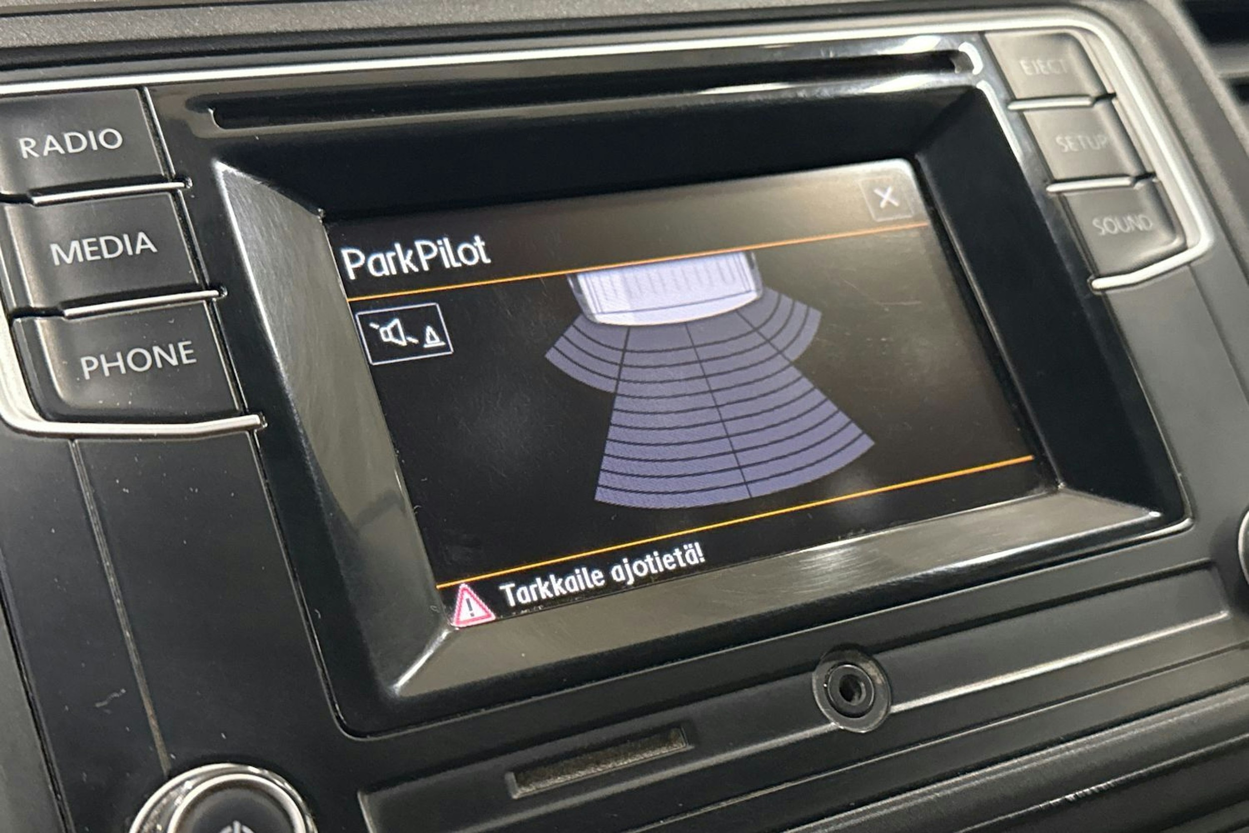Valkoinen Volkswagen Transporter 2019 kuva 21.