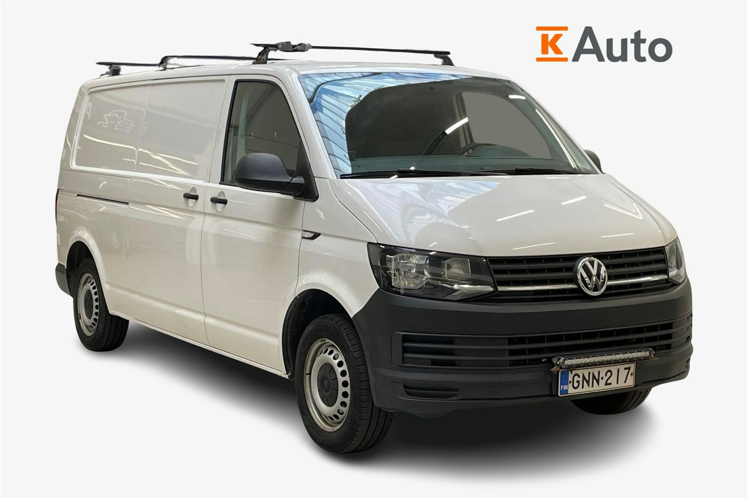 valkoinen Volkswagen Transporter 2019 kuva 1.
