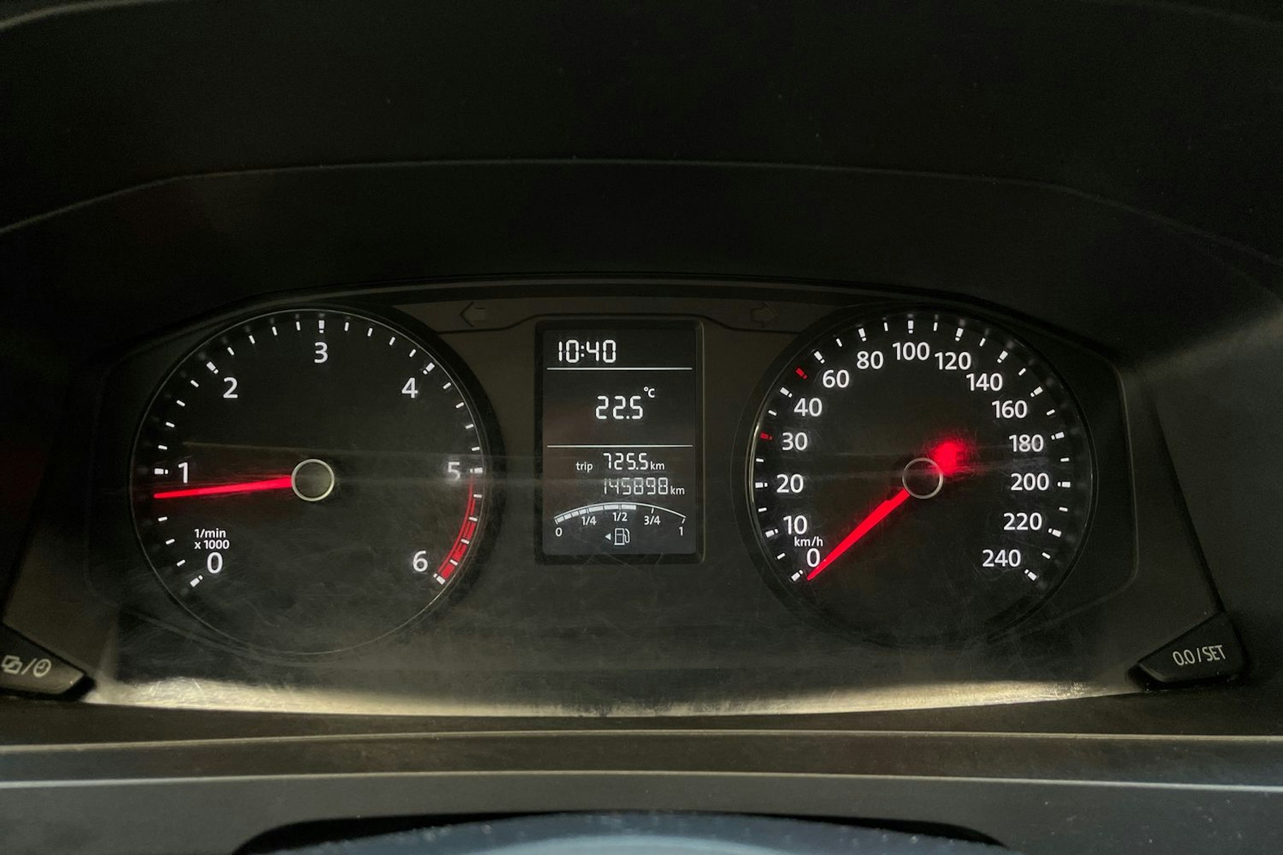 valkoinen Volkswagen Transporter 2019 kuva 19.