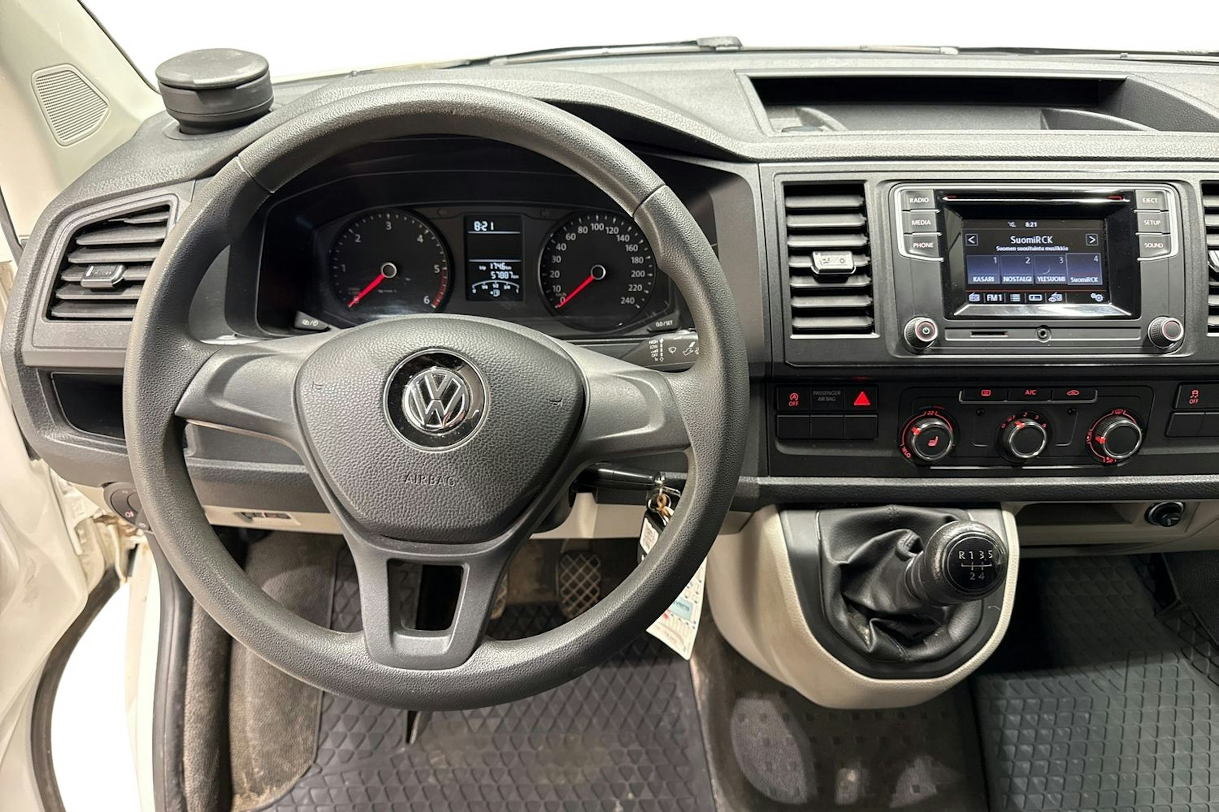 Valkoinen Volkswagen TRANSPORTER 2019 kuva 9.