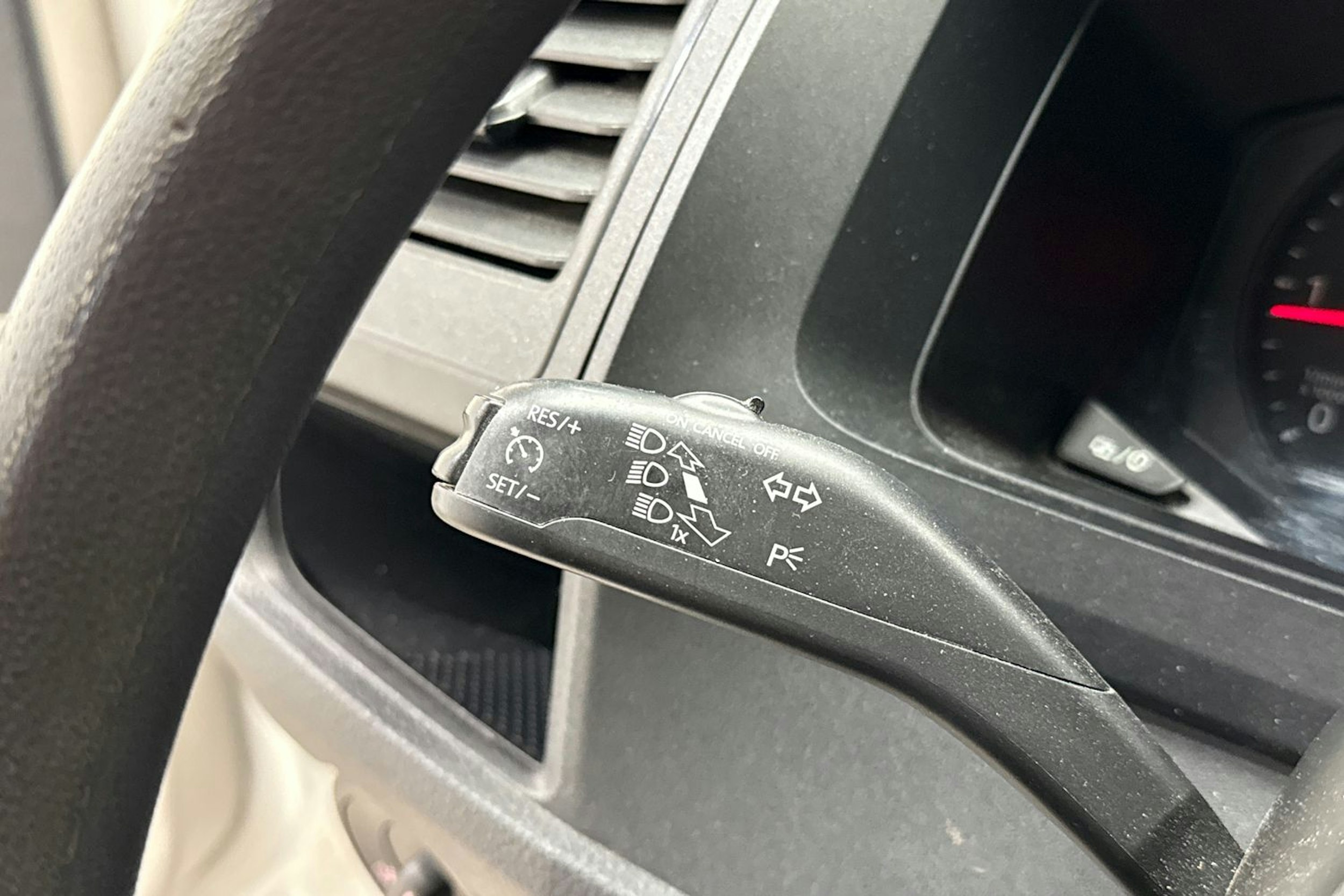 Valkoinen Volkswagen TRANSPORTER 2019 kuva 17.
