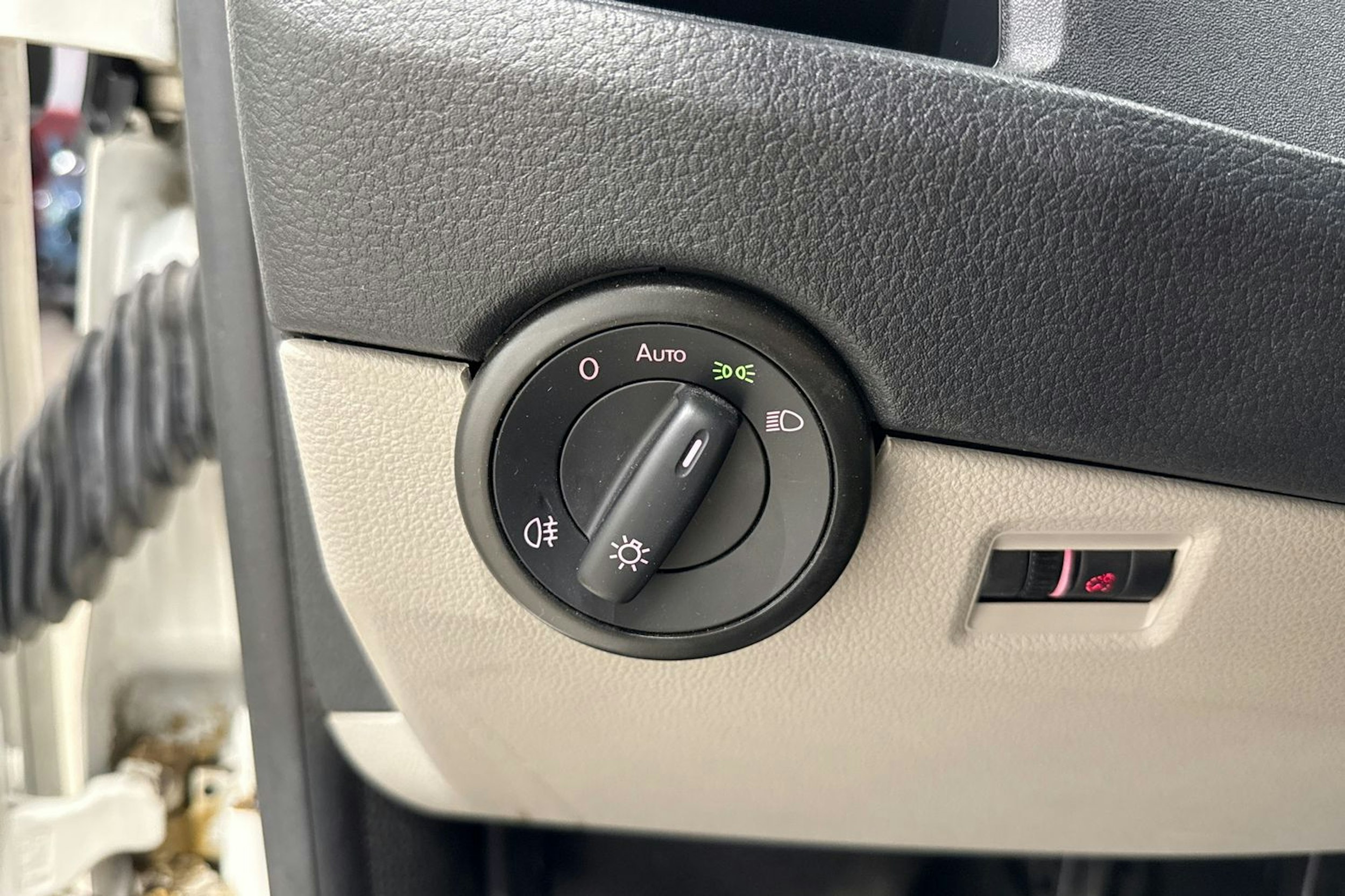Valkoinen Volkswagen TRANSPORTER 2019 kuva 18.