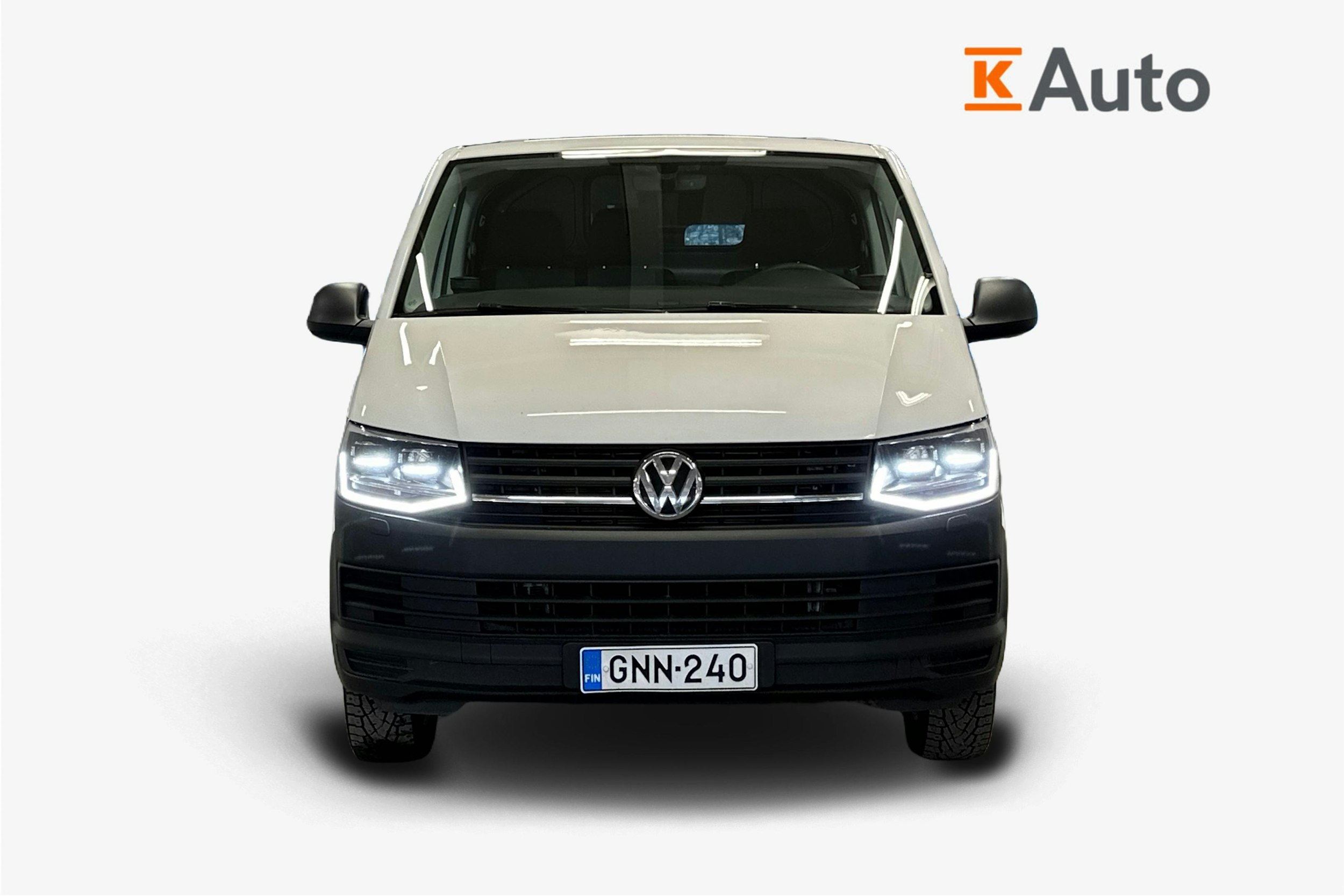 valkoinen Volkswagen Transporter 2019 kuva 5.