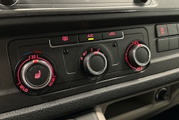 valkoinen Volkswagen Transporter 2019 kuva 22.