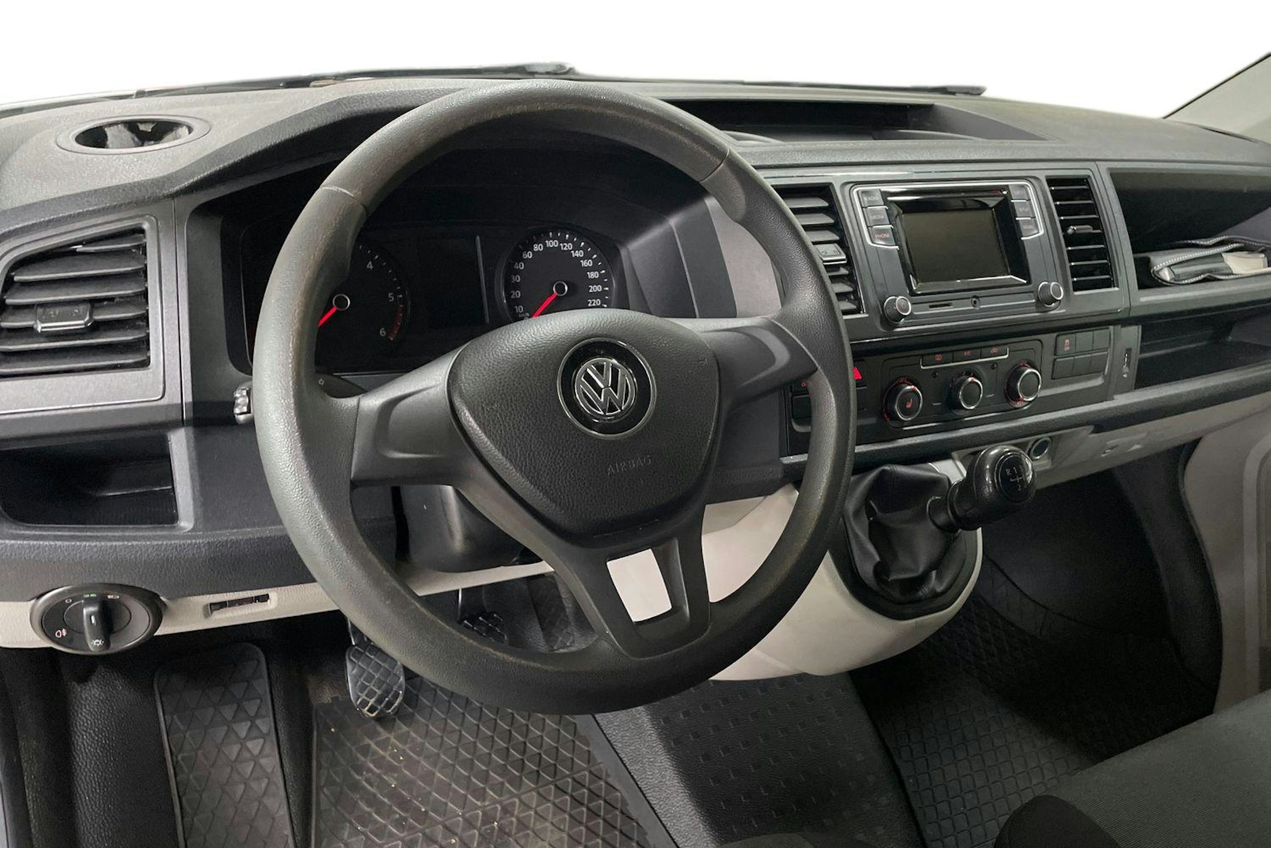 Valkoinen Volkswagen TRANSPORTER 2019 kuva 9.
