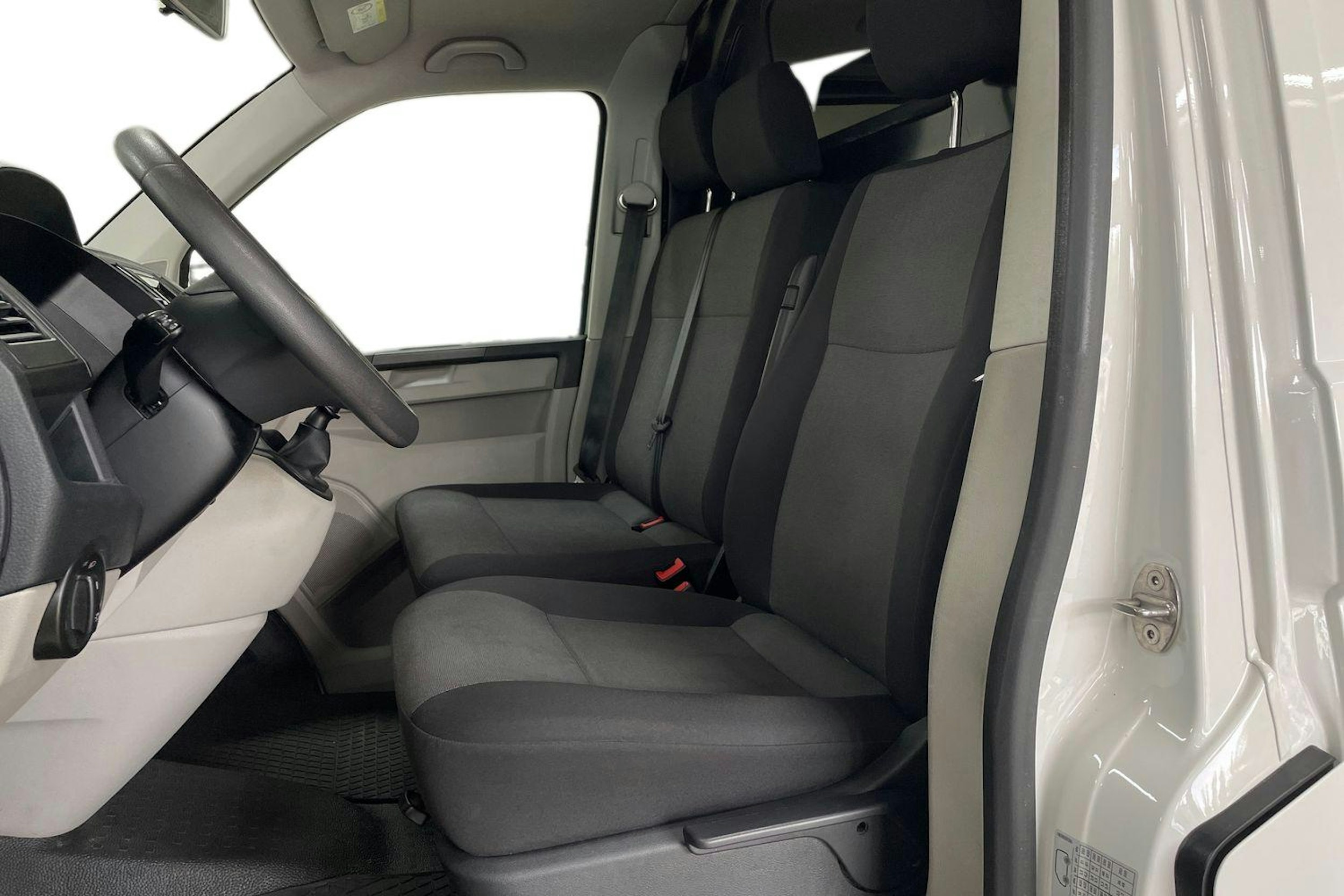 Valkoinen Volkswagen TRANSPORTER 2019 kuva 10.