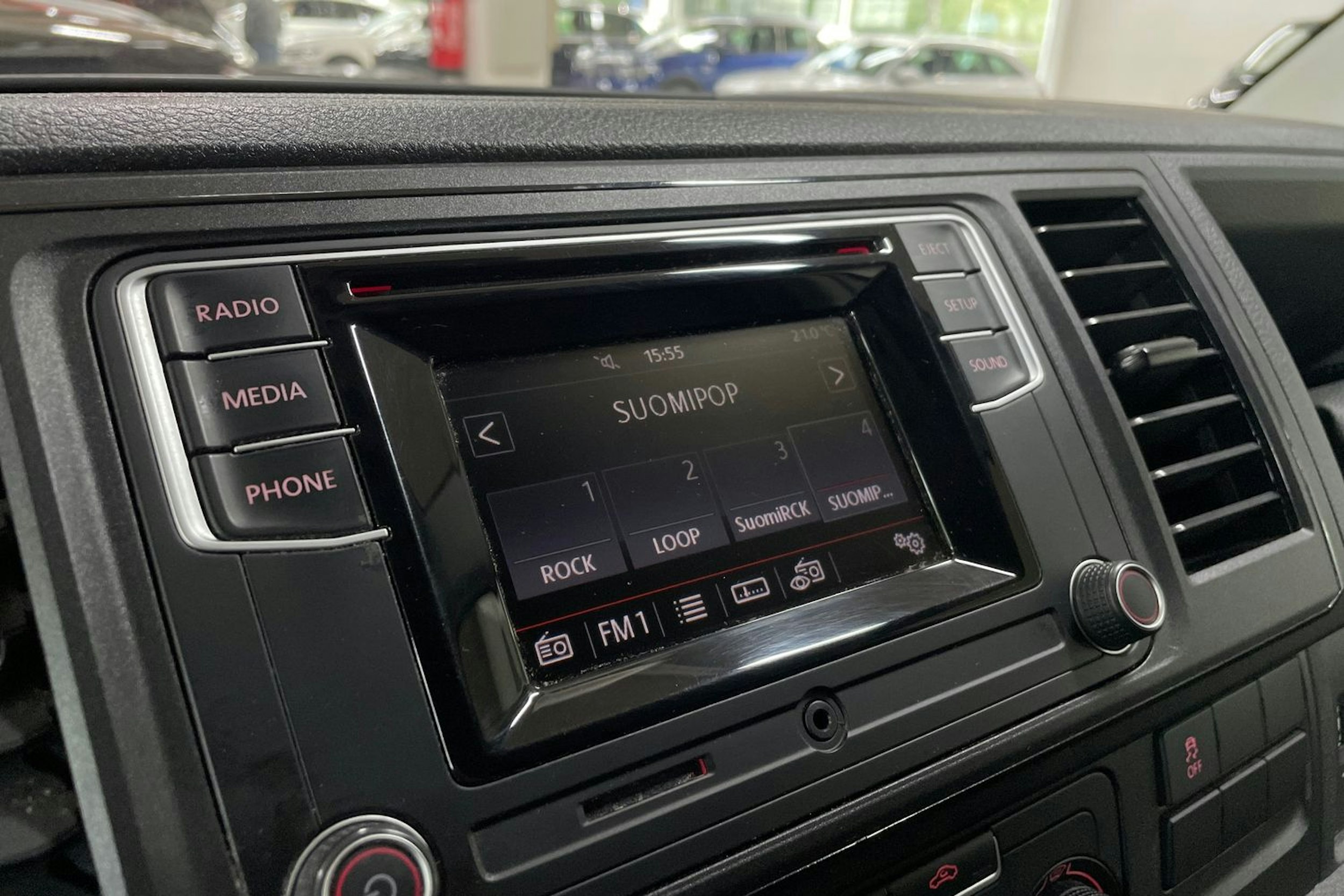 Valkoinen Volkswagen TRANSPORTER 2019 kuva 18.