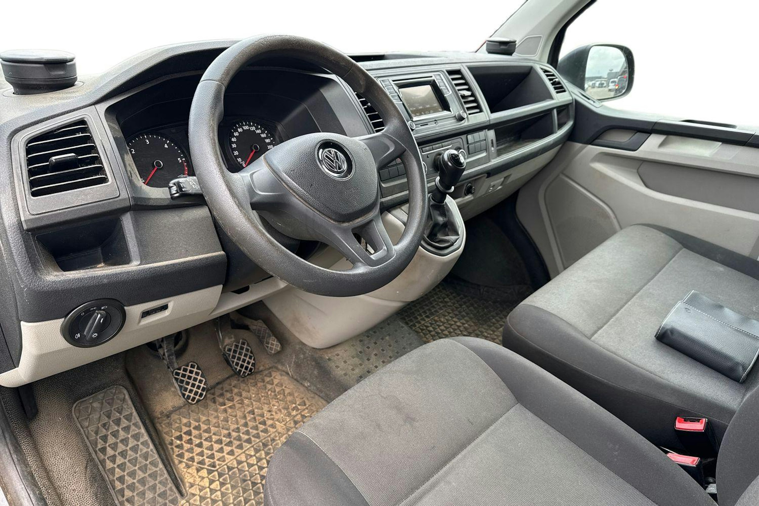 met. harmaa Volkswagen Transporter 2019 kuva 3.