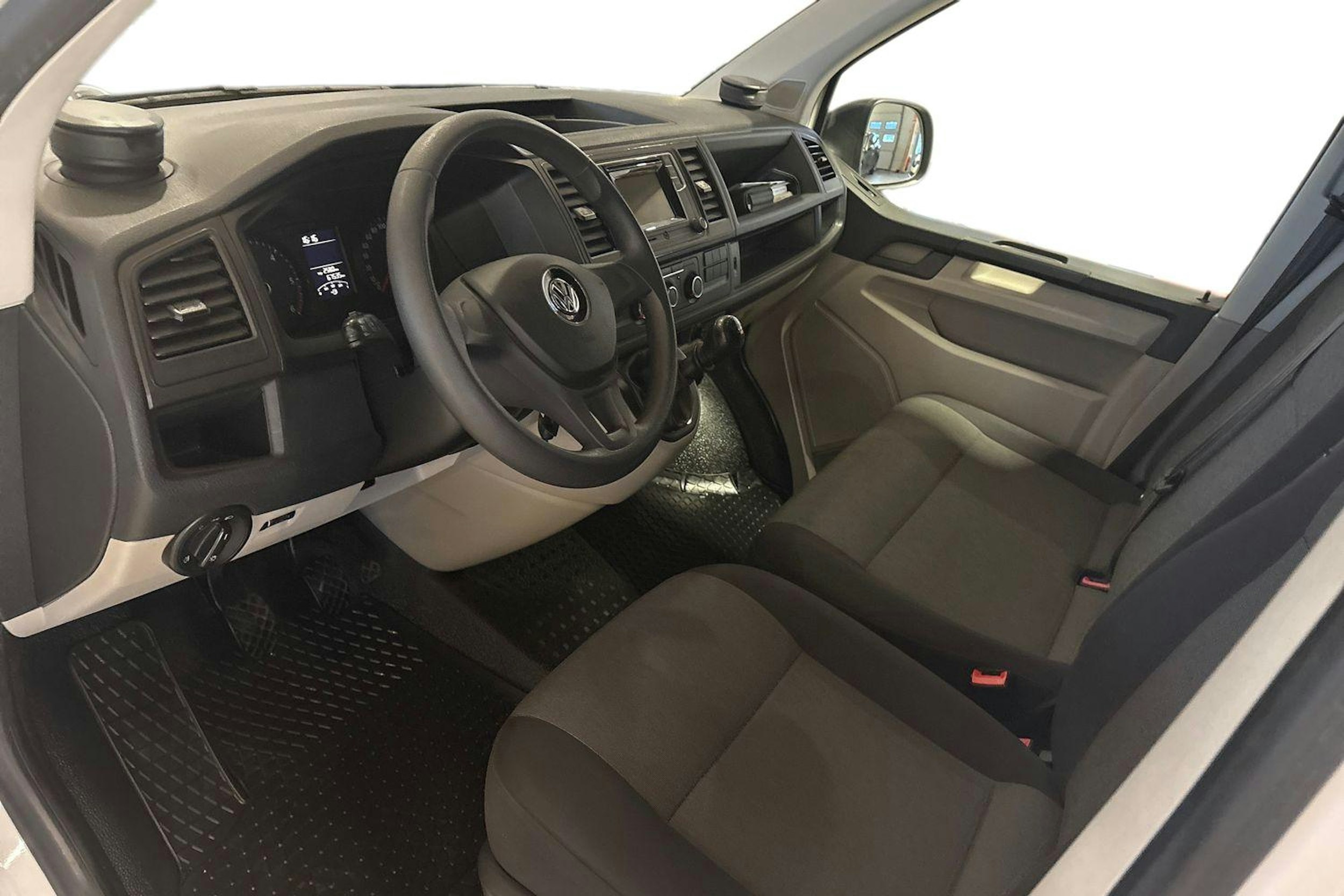 Valkoinen Volkswagen TRANSPORTER 2019 kuva 8.