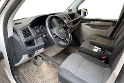 valkoinen Volkswagen Transporter 2019 kuva 3.