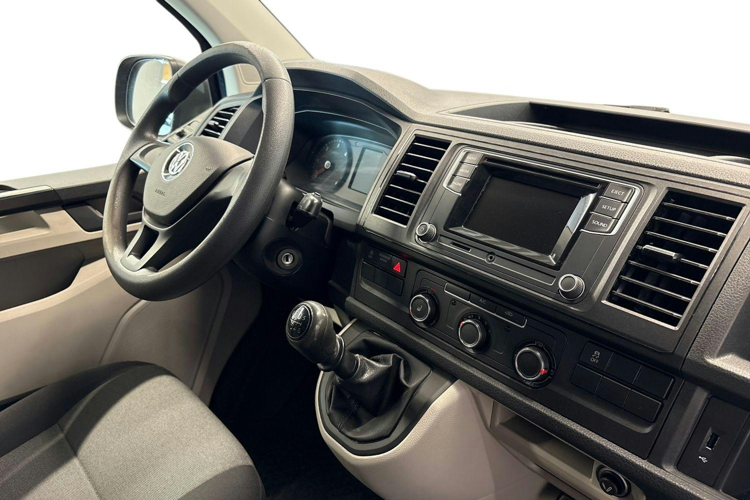 sininen Volkswagen Transporter 2019 kuva 10.