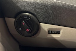 sininen Volkswagen Transporter 2019 kuva 15.