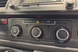 sininen Volkswagen Transporter 2019 kuva 20.
