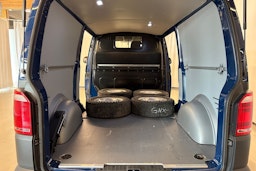 sininen Volkswagen Transporter 2019 kuva 23.