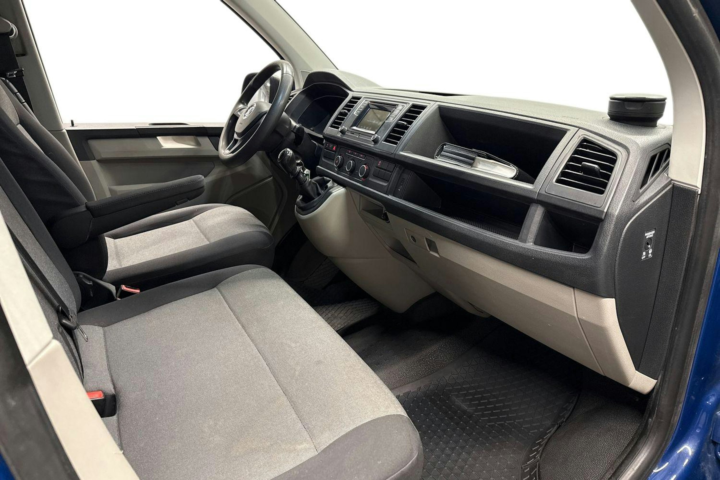 sininen Volkswagen Transporter 2019 kuva 10.