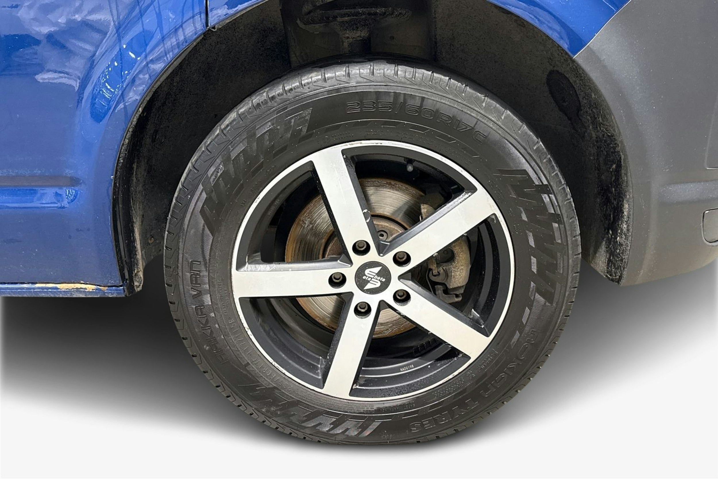 sininen Volkswagen Transporter 2019 kuva 11.