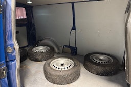sininen Volkswagen Transporter 2019 kuva 13.