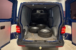 sininen Volkswagen Transporter 2019 kuva 14.