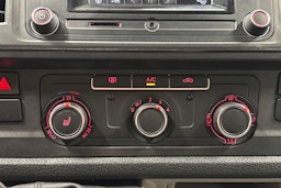 sininen Volkswagen Transporter 2019 kuva 20.