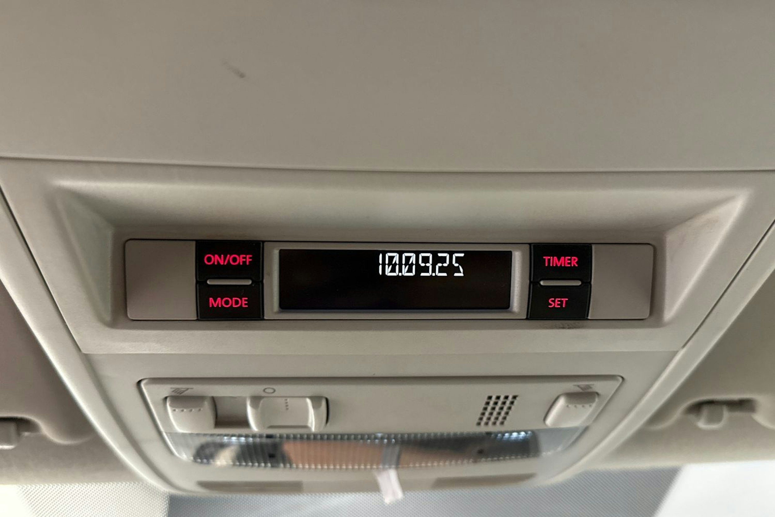 sininen Volkswagen Transporter 2019 kuva 21.