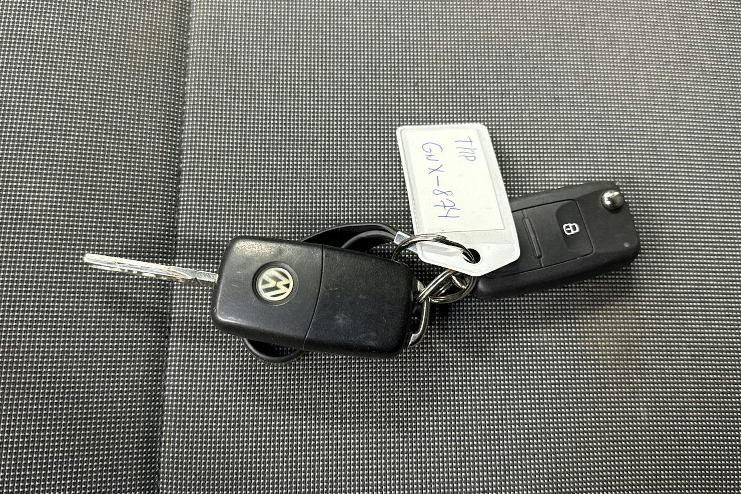sininen Volkswagen Transporter 2019 kuva 22.