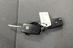 sininen Volkswagen Transporter 2019 kuva 22.