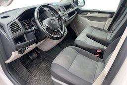valkoinen Volkswagen Transporter 2019 kuva 3.