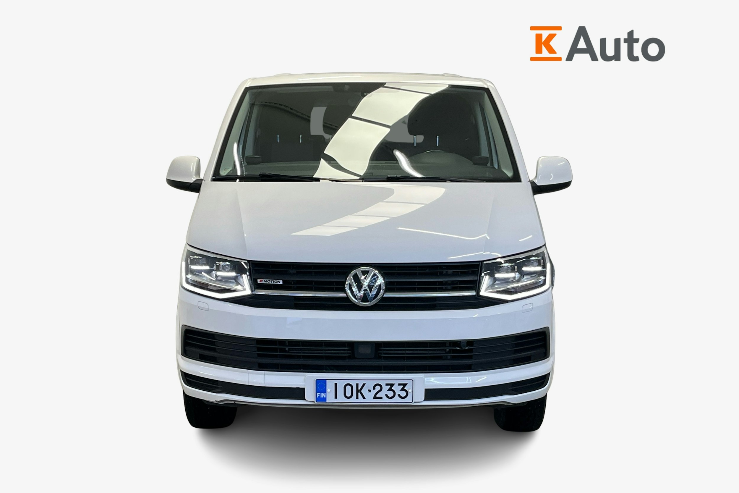 valkoinen Volkswagen Transporter 2019 kuva 4.