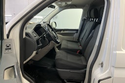 valkoinen Volkswagen Transporter 2019 kuva 6.