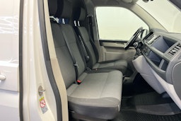 valkoinen Volkswagen Transporter 2019 kuva 8.