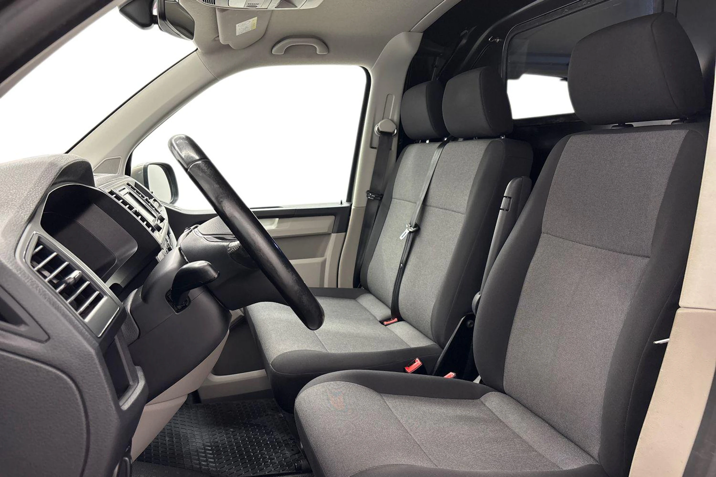 met. ruskea (beige) Volkswagen Transporter 2019 kuva 8.