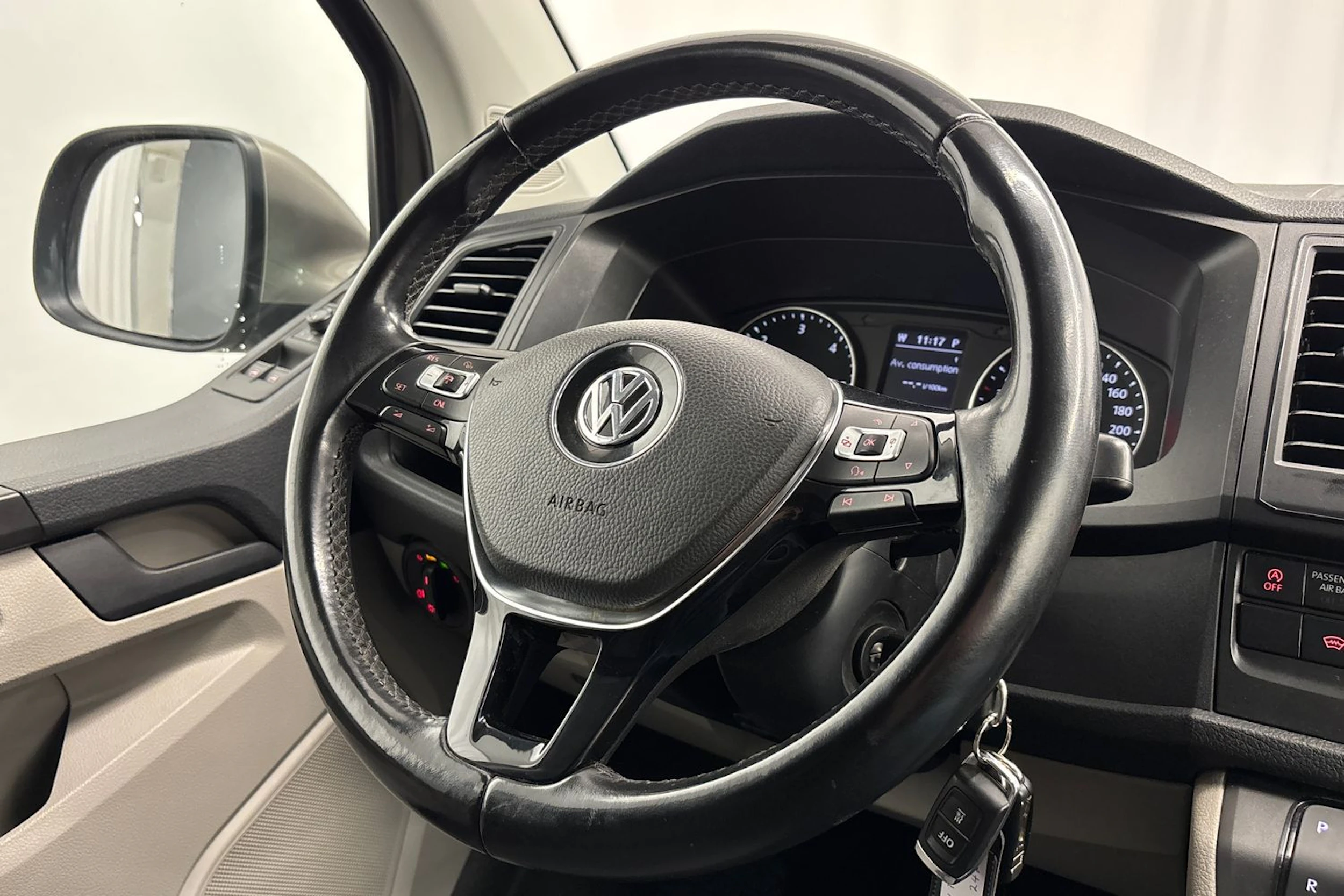 met. ruskea (beige) Volkswagen Transporter 2019 kuva 11.