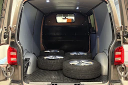 met. ruskea (beige) Volkswagen Transporter 2019 kuva 20.